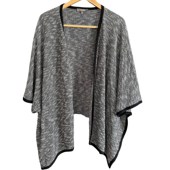 UMGEE | Black and White Cozy Knit Kimono Wrap Shawl | Size Small/Medium - Picture 1 of 4